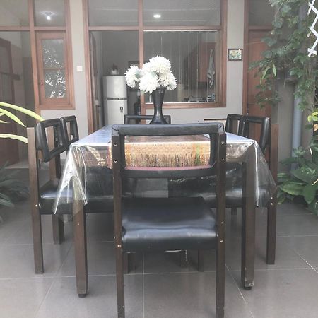 De Riau Guesthouse Bandung Exteriör bild
