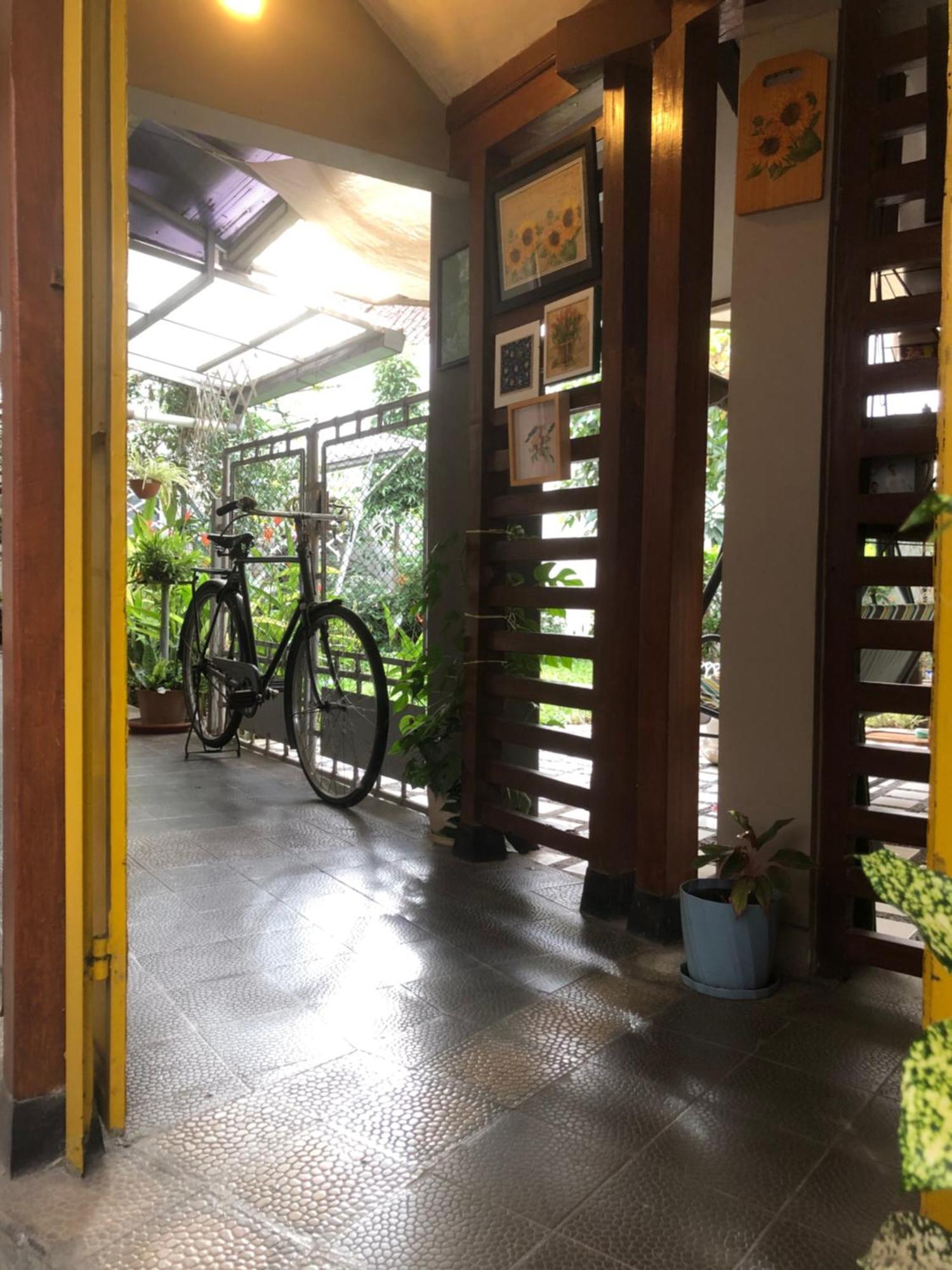 De Riau Guesthouse Bandung Exteriör bild